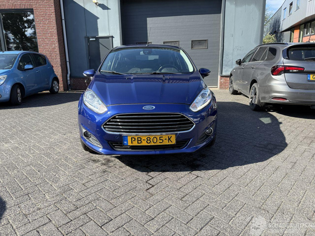 47418305-9.jpg