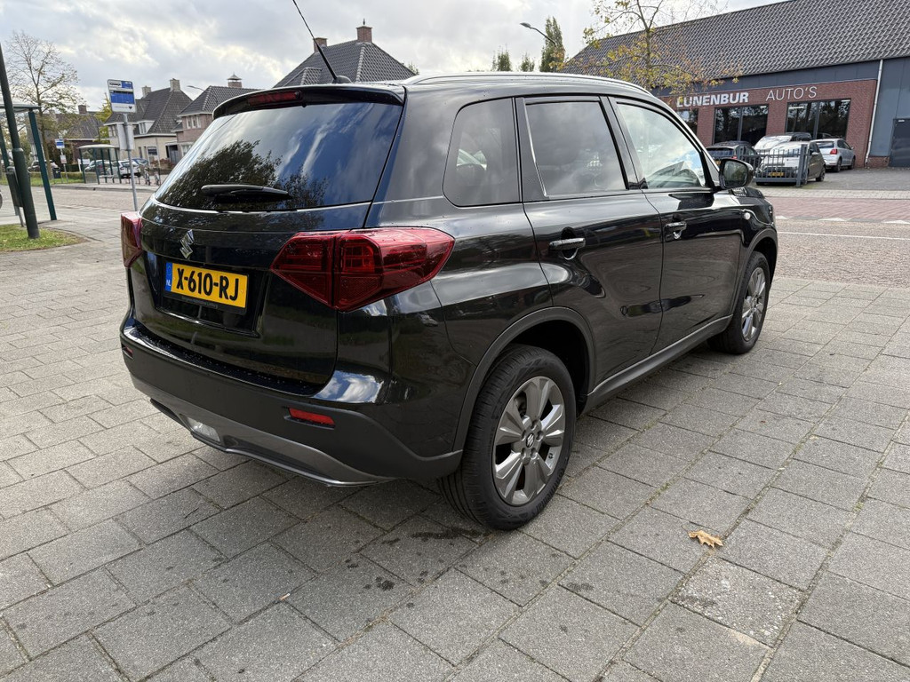 48649965-4.jpg