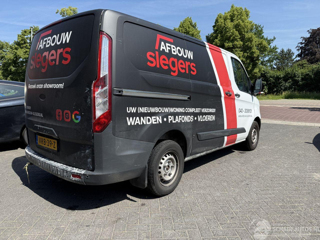 53748827-24.jpg