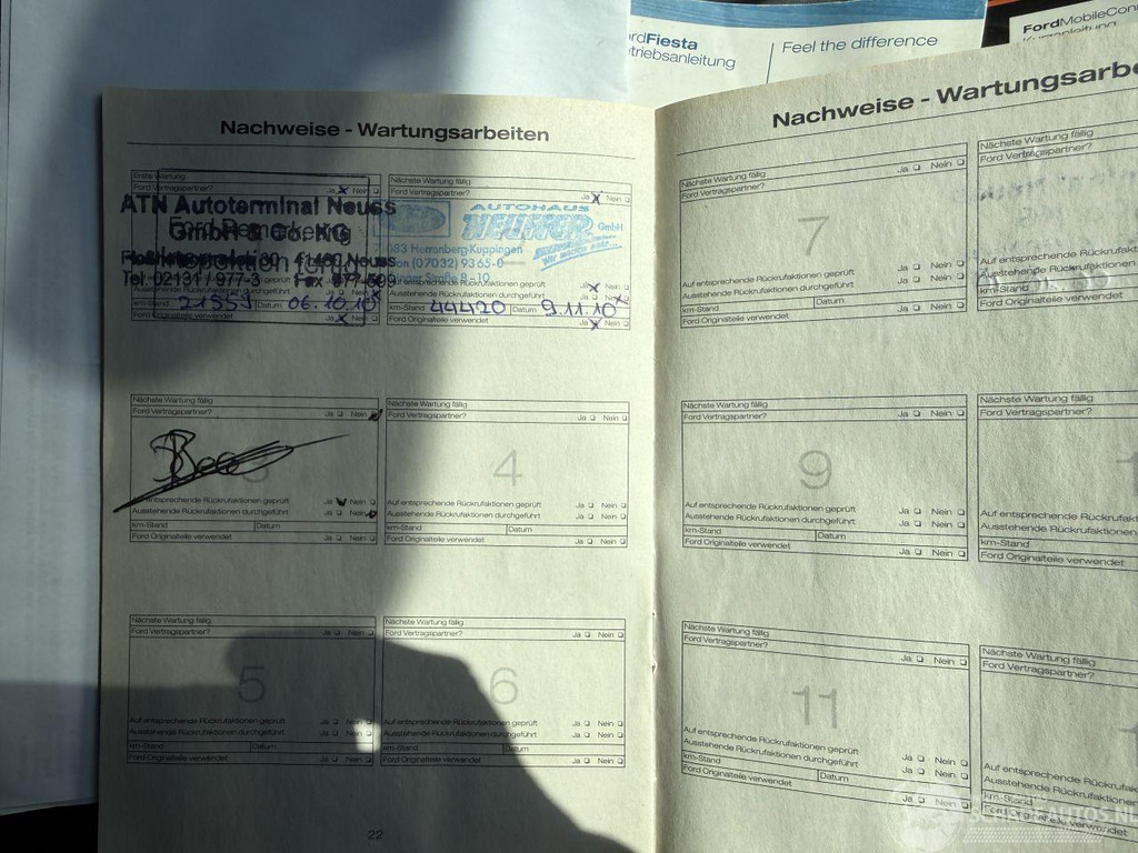 53760487-18.jpg